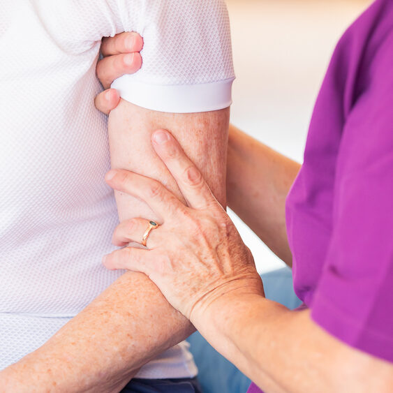 Marianne Artz in der Einzelbehandlung